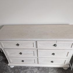 54" Wide Dresser Chest, 6 Drawers, Bun Feet, White