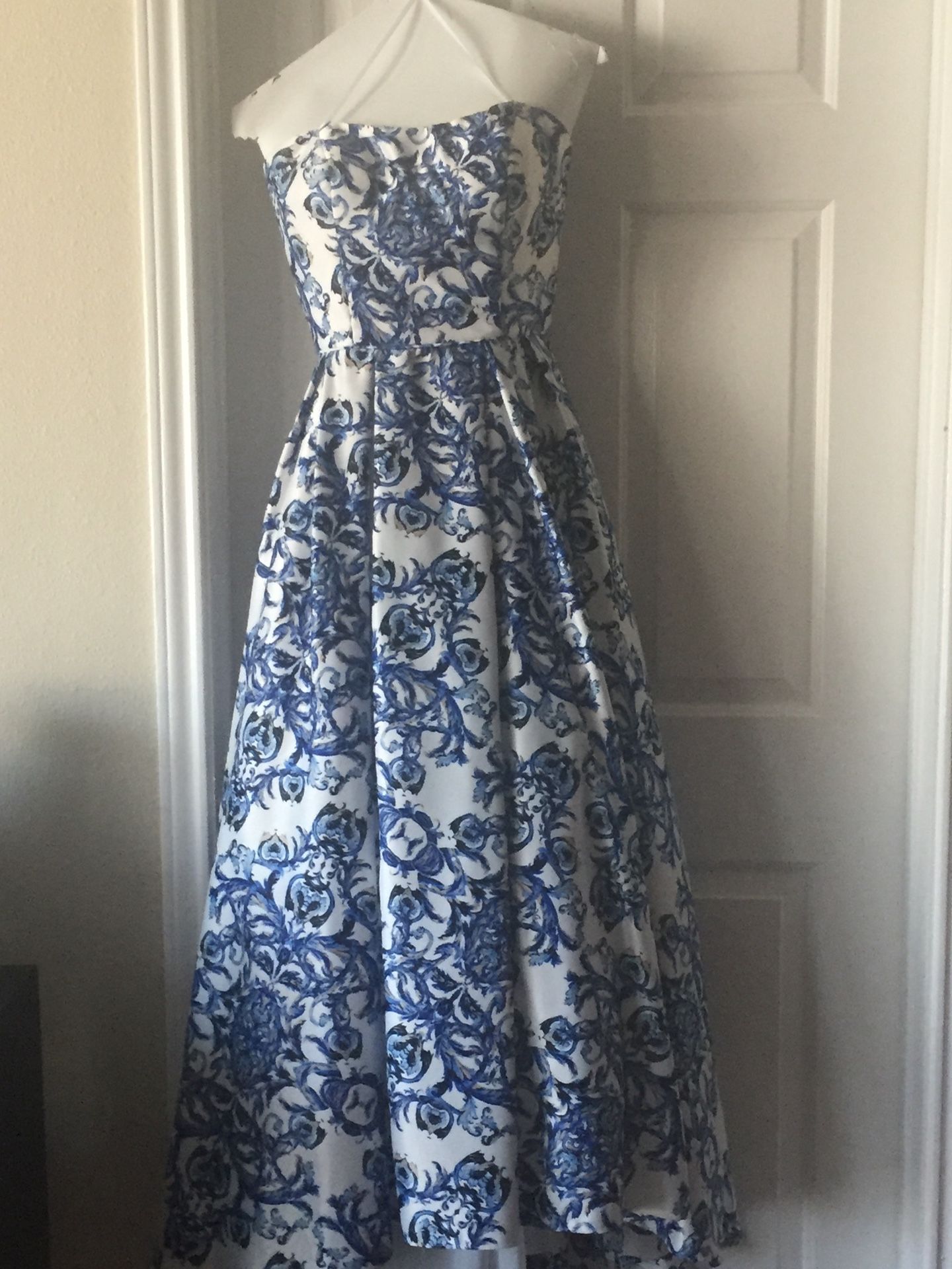 Stunning Party Dress. For Wedding or Prom. Size 8