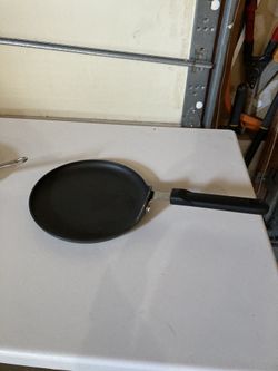 Calphalon 8 in crepe pan