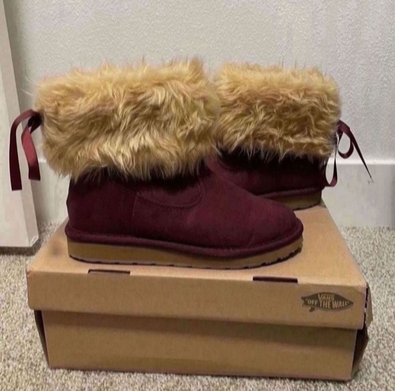 Van boots Womens size 6