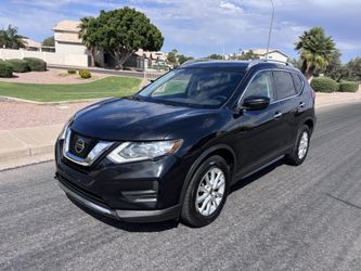 2017 Nissan rogue SV!! fully loaded! Clean title! Drives great!!