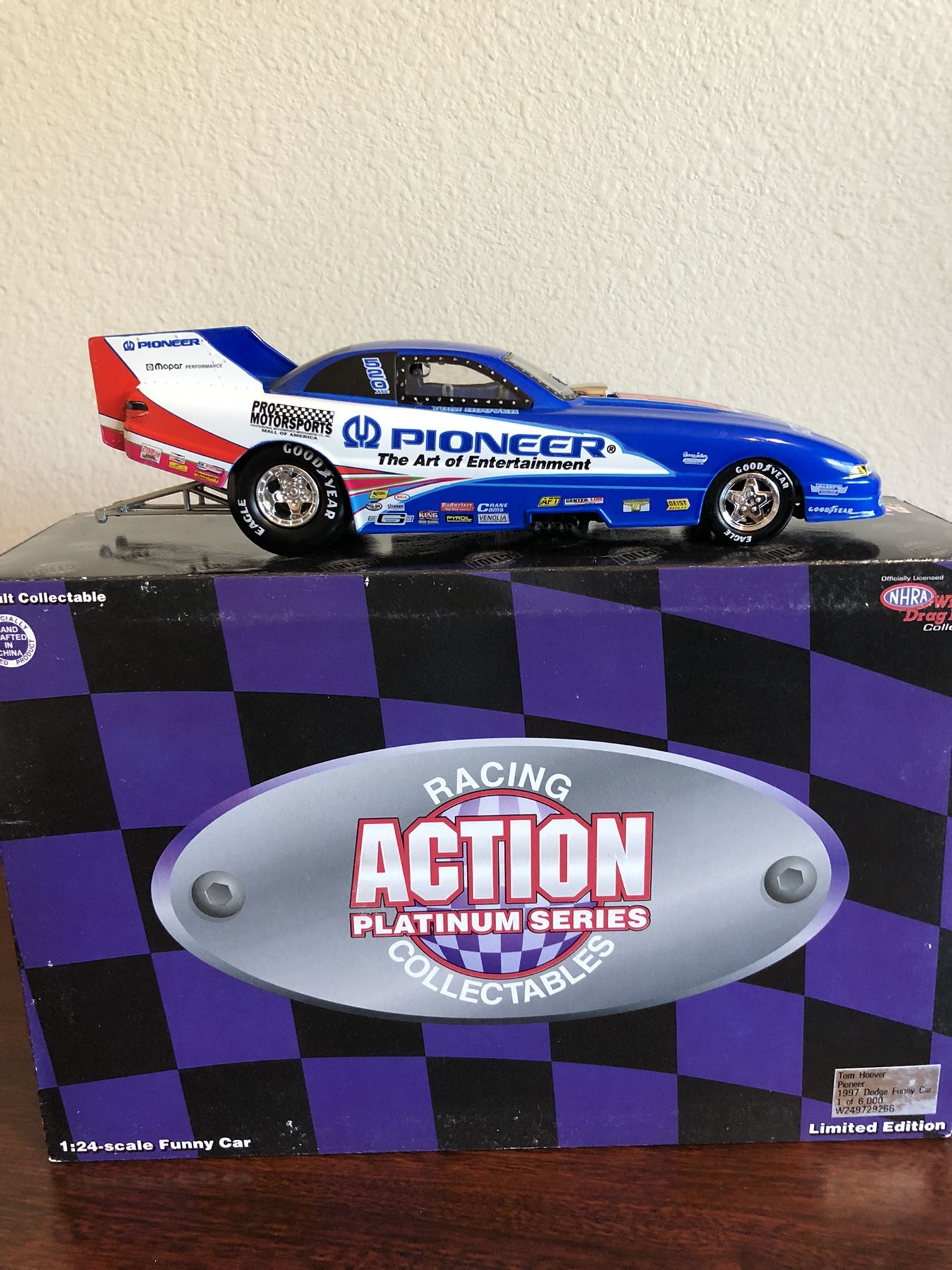 Tom Hoover NHRA 1997 PIONEER Dodge Top Fuel Funny Car . 1/24 Scale