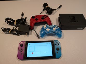 Nintendo Switch Lot with Extra Controllers