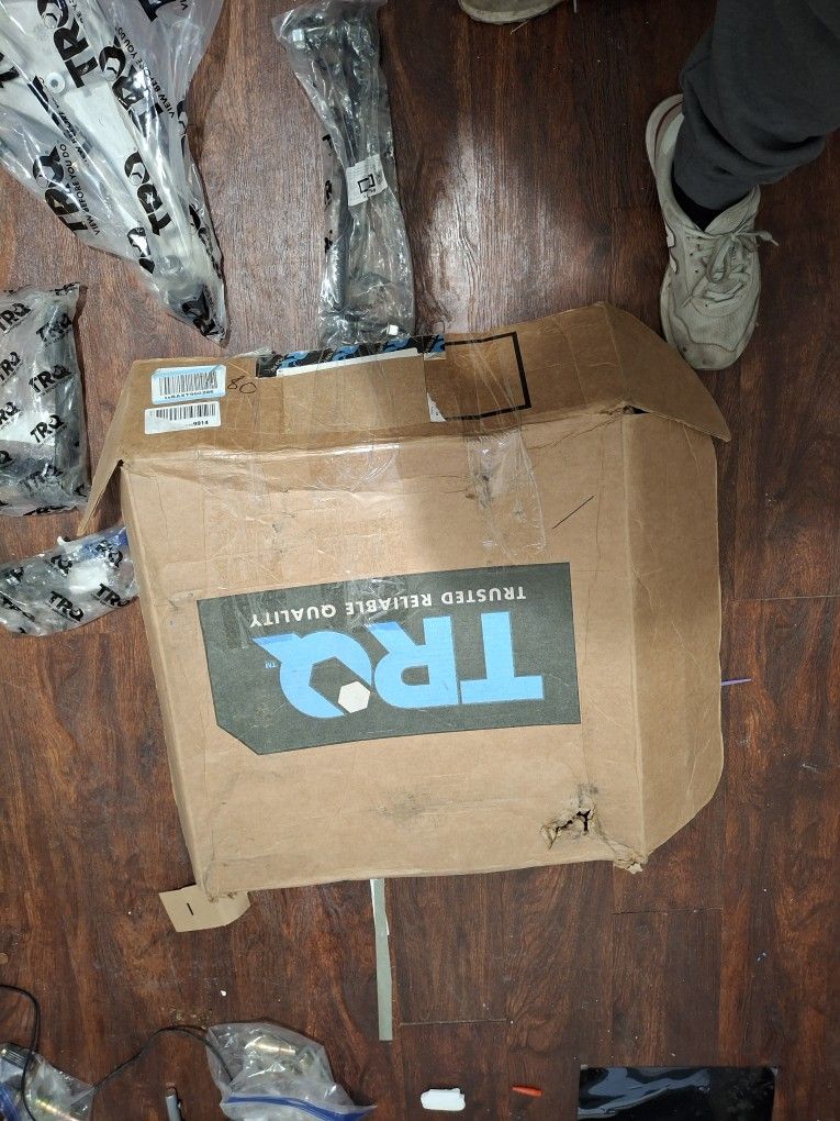 Everything is here I've never opened any of the packages these parts work TRQ control arm set for a Ford 2015-2022 edge 