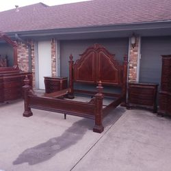 King Ornate Bedroom Set, Great Condition 