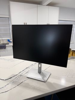 Dell UltraSharp U2421E 24” USB-C Monitor – Excellent Condition