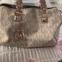 Micheal Kors Purse