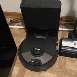 Shark Matrix Clean Robot