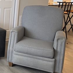 Gray Recliner Chair – Good Condition