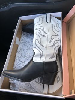 Size 8 Women’s Boots
