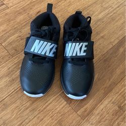 Nike Team Hustle 5Y