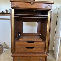 TV cabinet/armoire