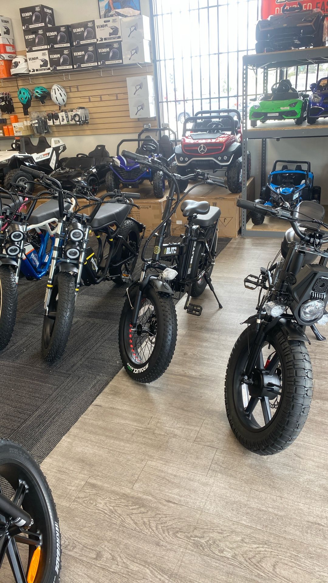 Blitz BL1 Foldable EBike 750w/48v (30mph/50 Mile Range)
