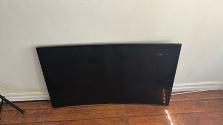 Samsung 50” CURVED TV