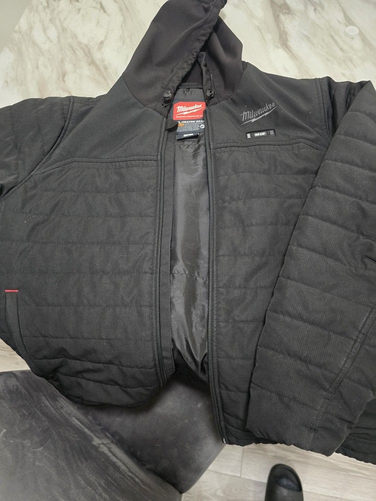 L Milwaukee M12 Axis Hex Technology Heated Jacket