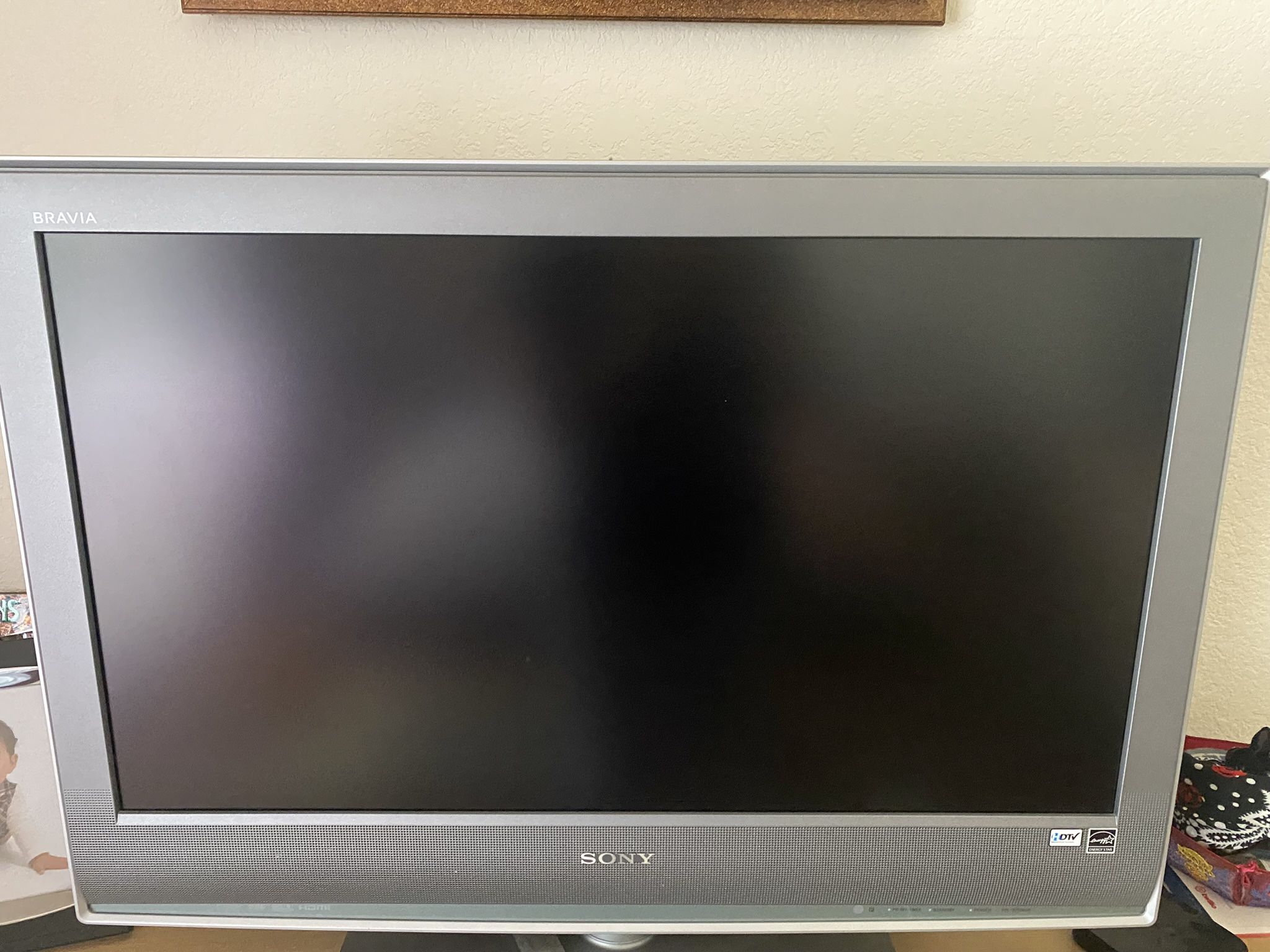 Sony Bravia KDL-26S2000 26" LCD Digital TV Television w Remote