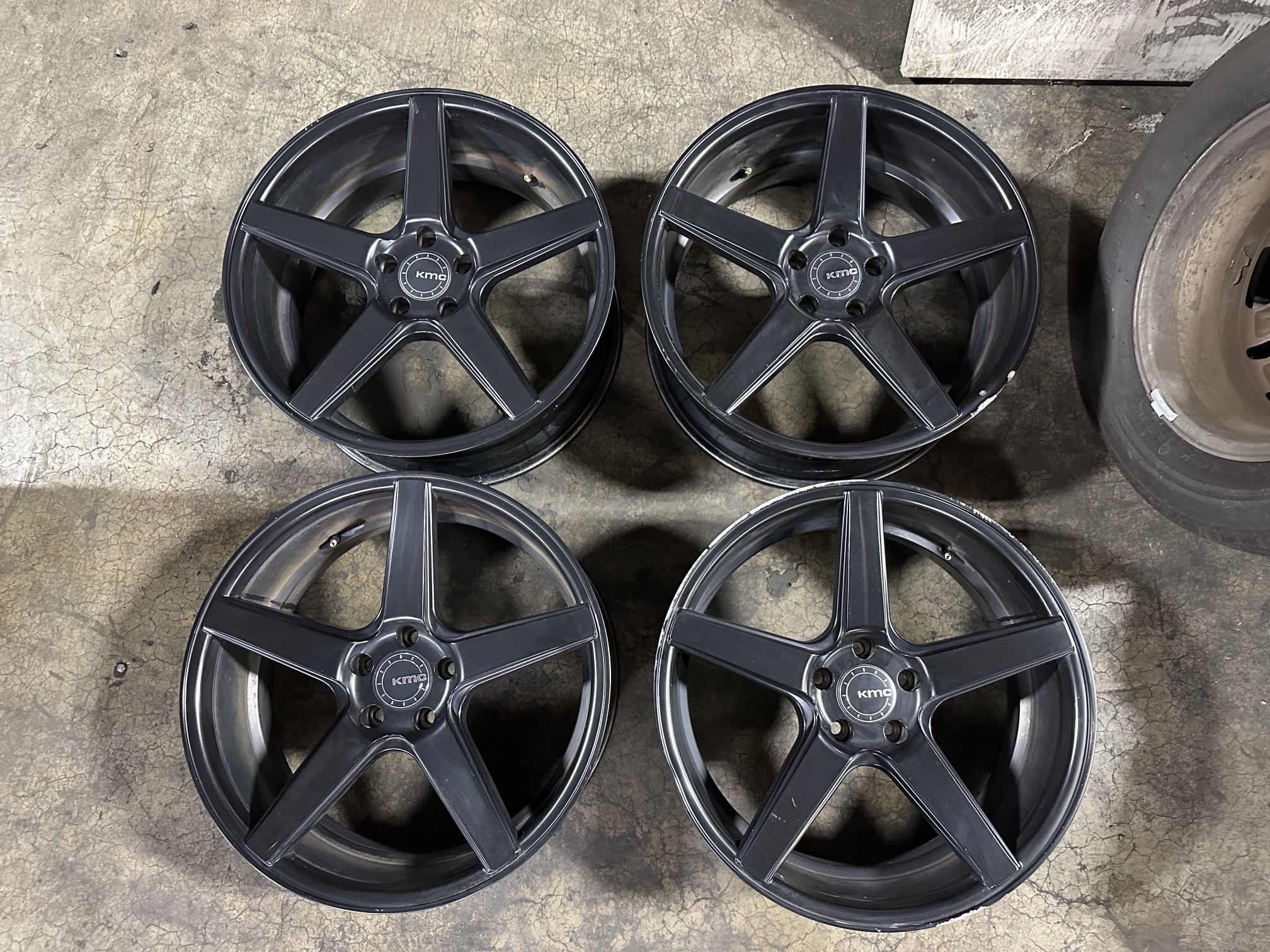 KMC after market Alloy Rim 20x8 Wheels 5x115