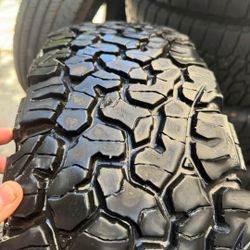 LT235/80R17 Bfgoodrich Ko2 Tire (1)