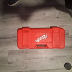 MILWAUKEE SAWZALL 10AMP CORDED WITH CASE