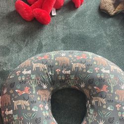 Bobby nursing pillow