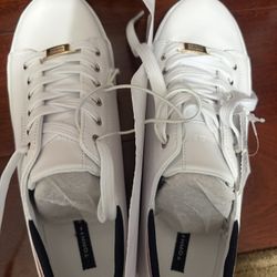 Tommy Hilfiger Shies Size 8.5