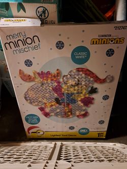 Universal Minion Bob 24.8-in Licensed Light Display with White LED Lights