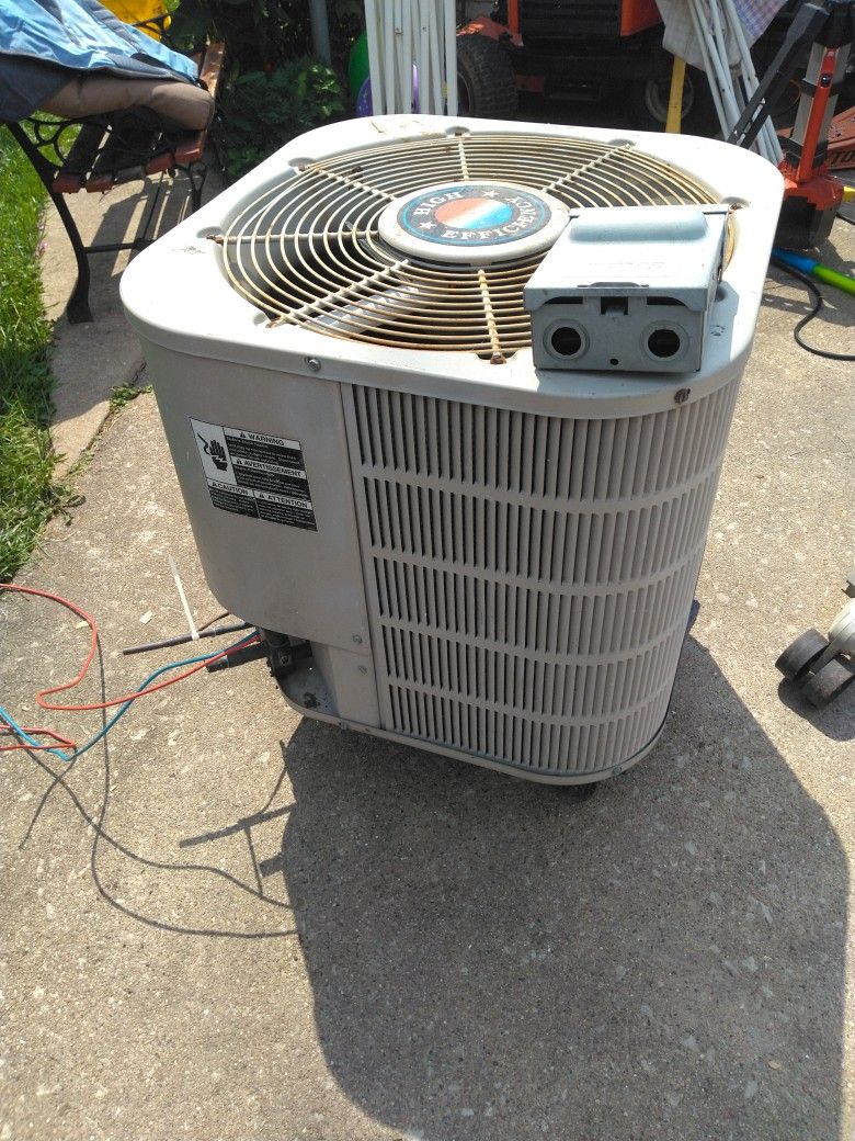 Nordyne Two And A Half Ton R22 AC Condenser for Sale in Des Plaines, IL -  OfferUp