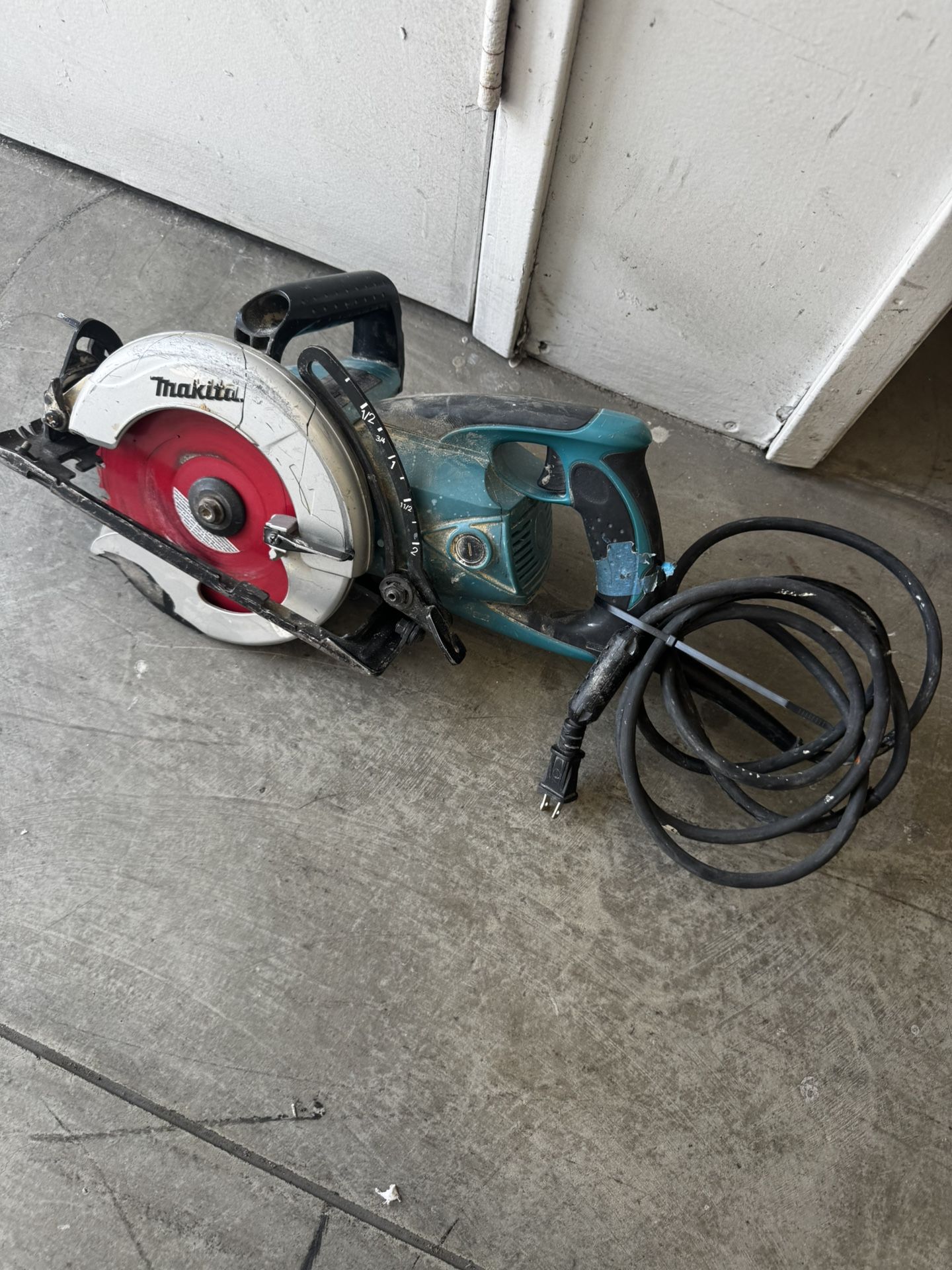 Makita Skilzaw
