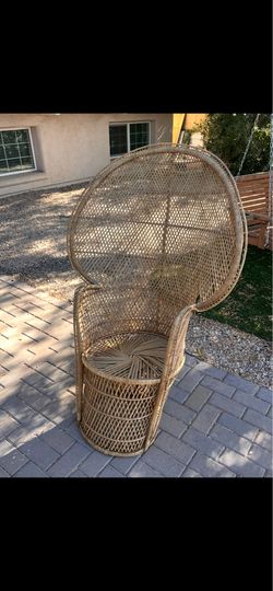Wicker peacock chair-project needs fixing