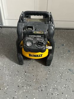 Dewalt air compresor 20/60V