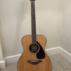 Yamaha FS820 Acoustic Guitar