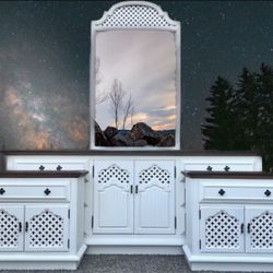 Gorgeous 4 Piece Hi-Quality Real Wood THOMASVILLE Bedroom Set