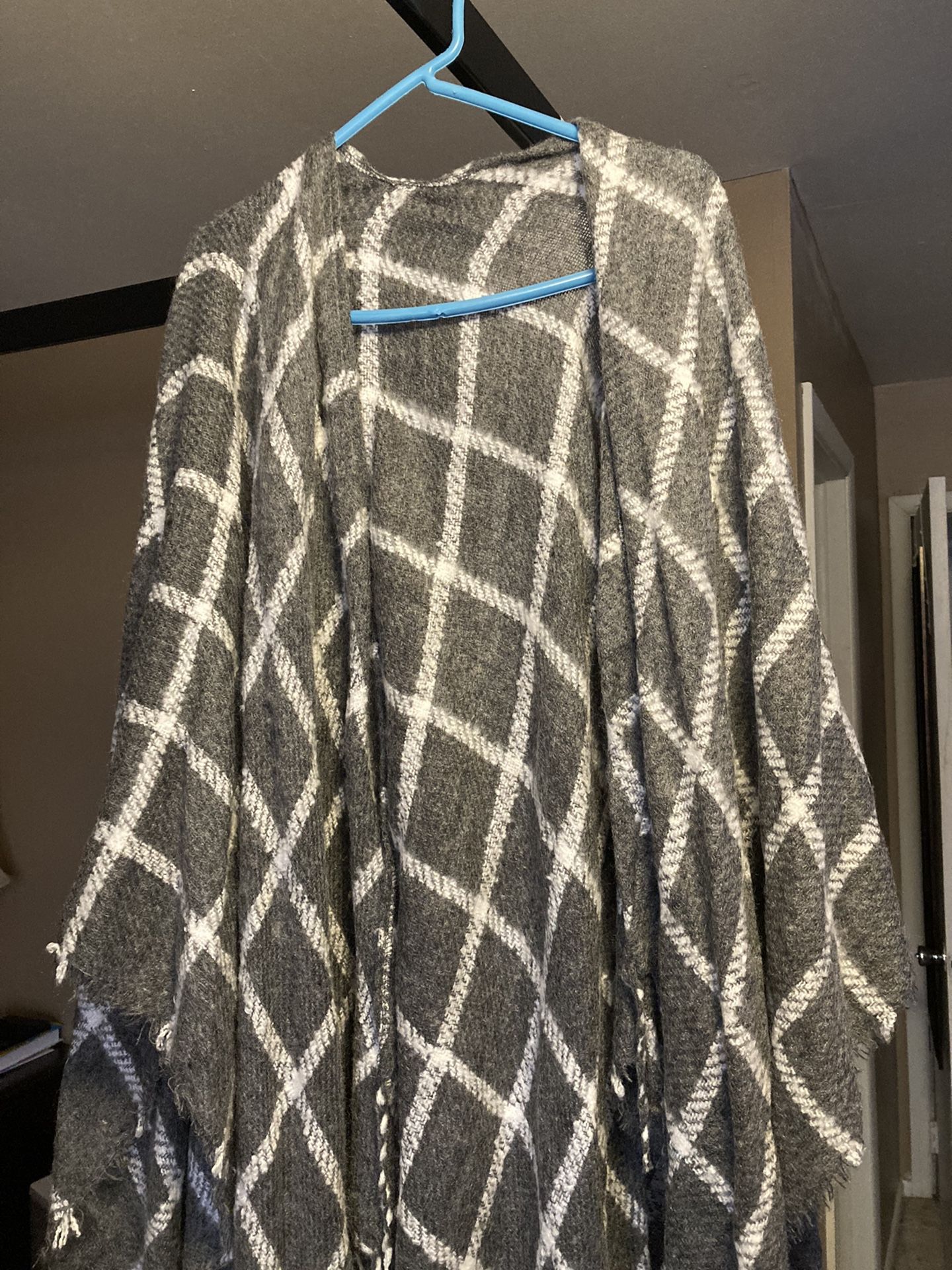 2 Wraps/ Shawls