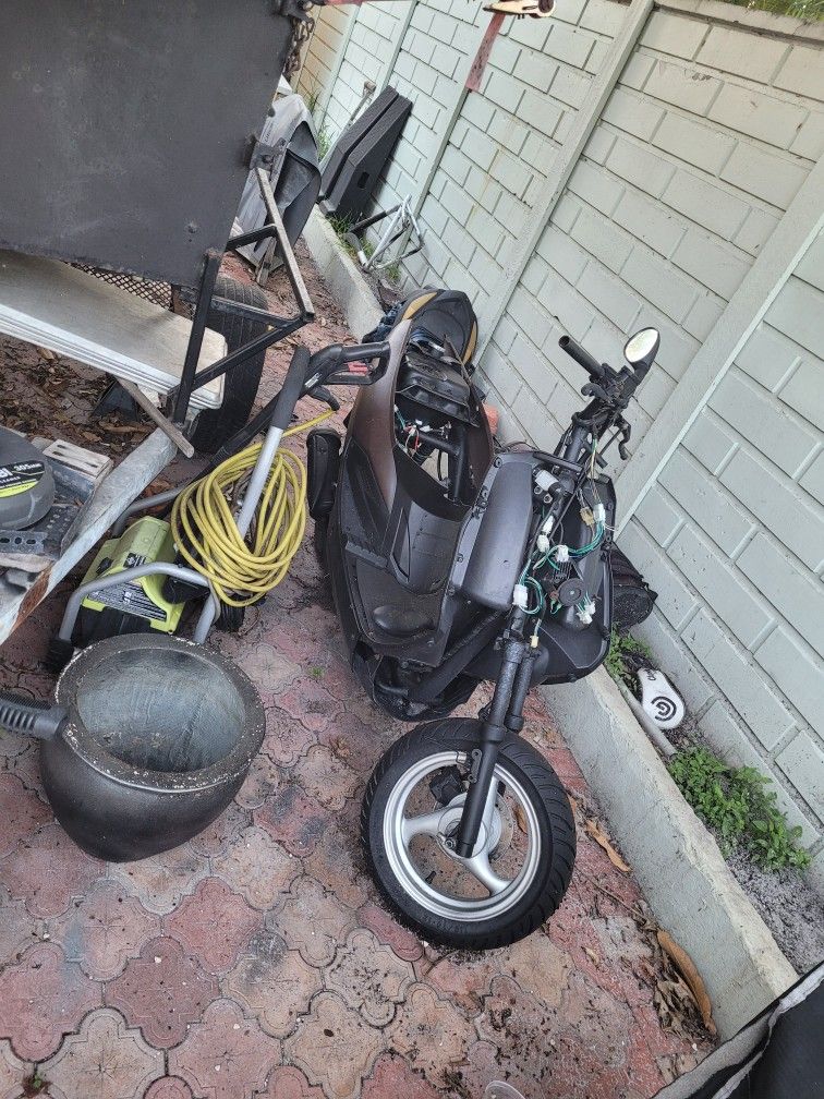 50cc Scooter w/ 80cc Big Bore Kit