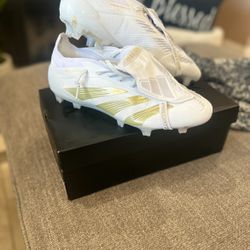 White Gold Tongue Predators