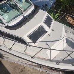 PRICE IS NEGOTIABLE!!! SEND SOME OFFERS !!!NEED GONE !!!1988 Wellcraft Coastal – Fiberglass Cabin Cruiser – Clean Title