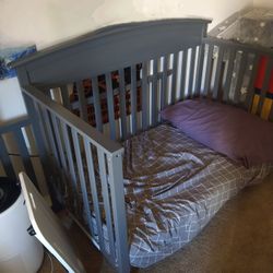 Graco Benton 4-in-1 Convertible Crib and Mattress