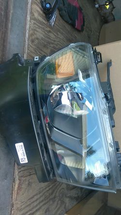 2019-2020 Dodge ram 1500 headlight oem