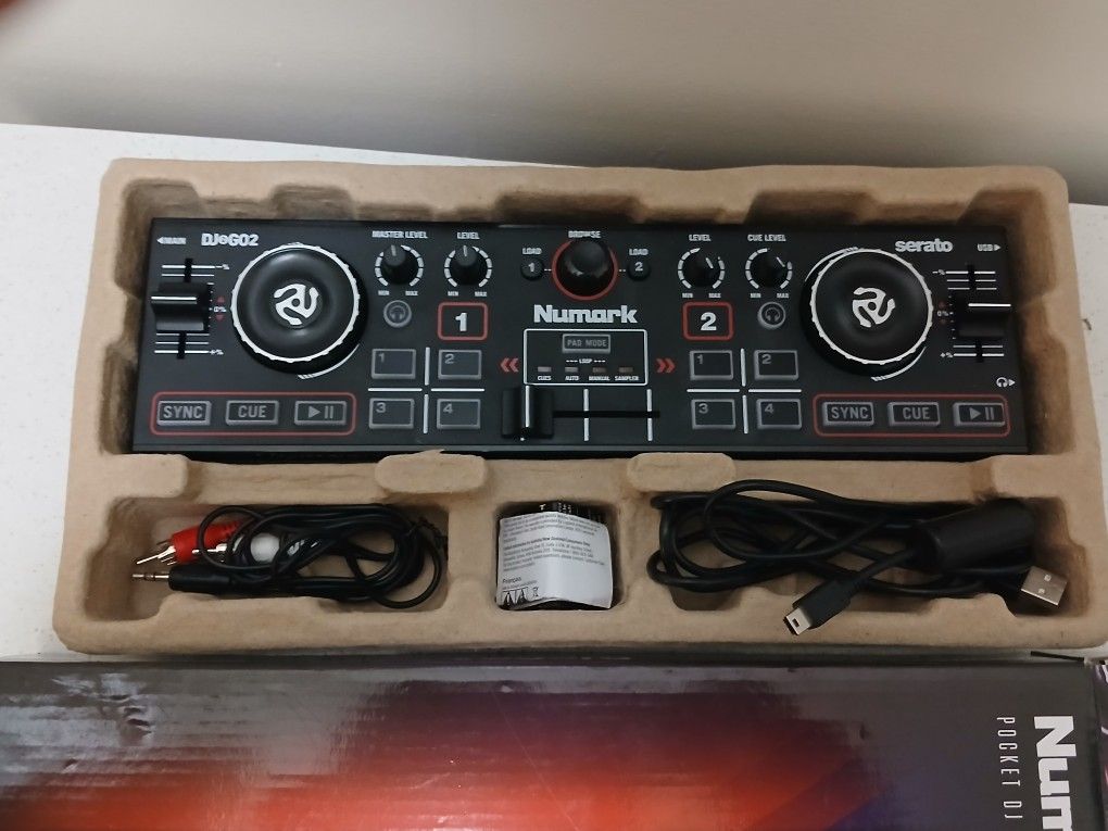 Numark DJ2GO2 DJ Controller with Audio Interface