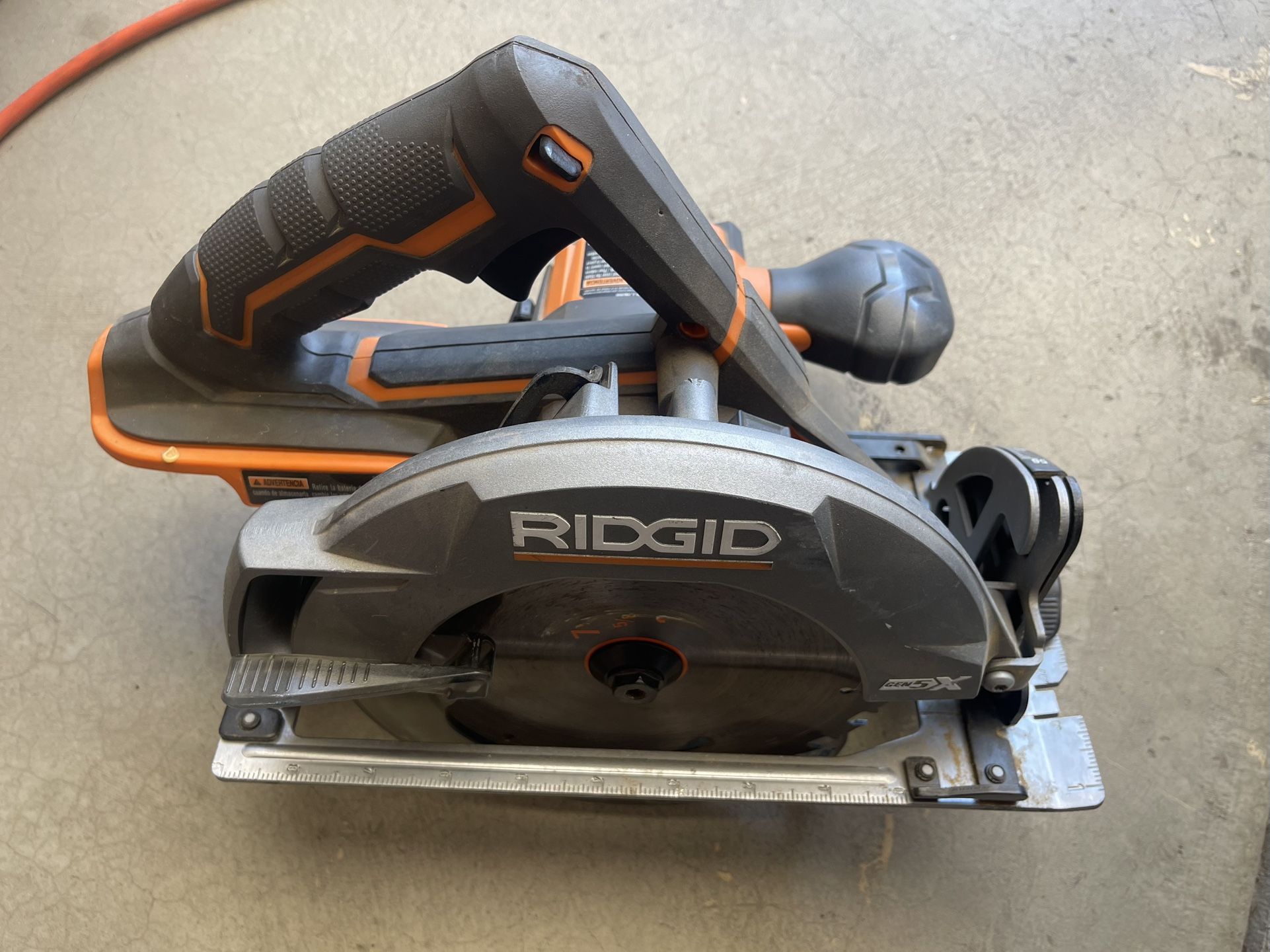 RIDGID 18V OCTANE Brushless Cordless 7-1/4 in. Circular Saw (Tool Only)