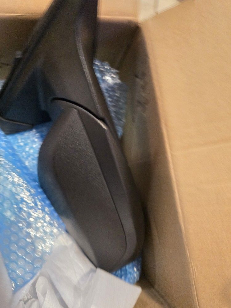 New 16-19 Chevy Malibu Side Mirror