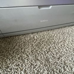 BRAND NEW CRICUT MAKER 4 WITH BRAND NEW  CRICUT IRON  WITH CRICUT PAPER STICKER ECT TOOLS