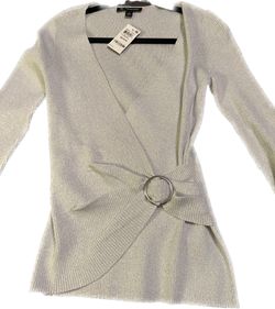 Holiday Party Attire:  Silver-White Ribbed Top