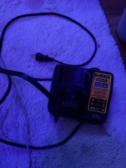DeWalt DCB107 12V/20V MAX Battery Charger
