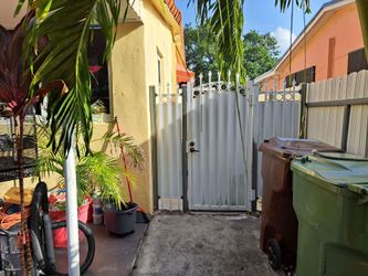 Renta Efficiency. West Hialeah.