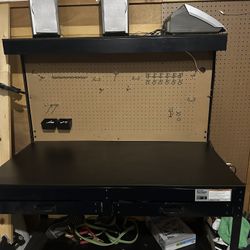 Workbench With Drawers & Light 
