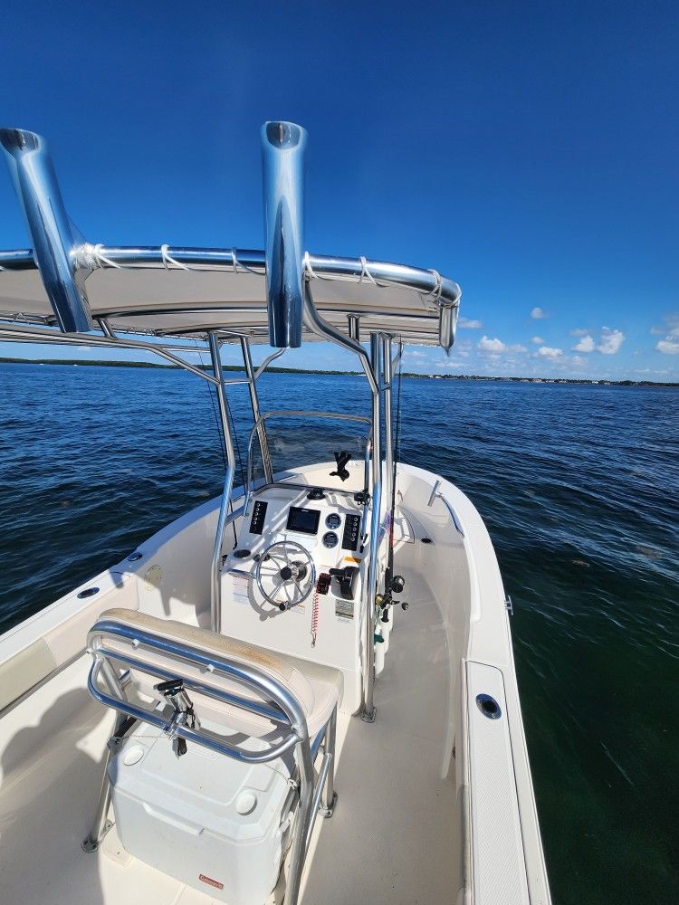 Robalo R180 2017 In Perfect Conditions T Top