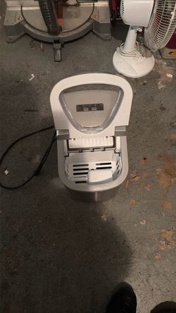 Electric ice machine