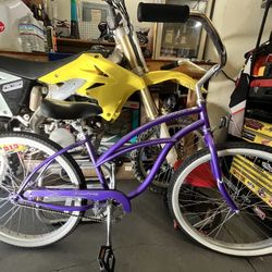 Woman’s Classic Beach Cruiser 