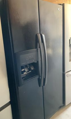 Amana Side By Side Black Refrigerator
